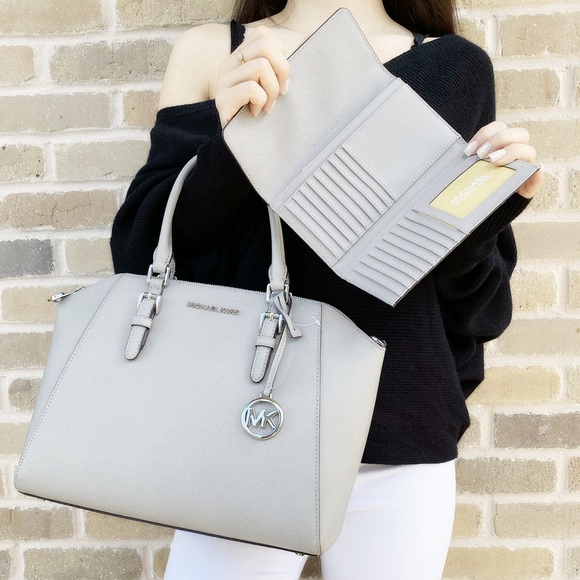 BUNDLE Michael Kors Large Satchel + wallet SALE‼️ - Picture 7 of 7